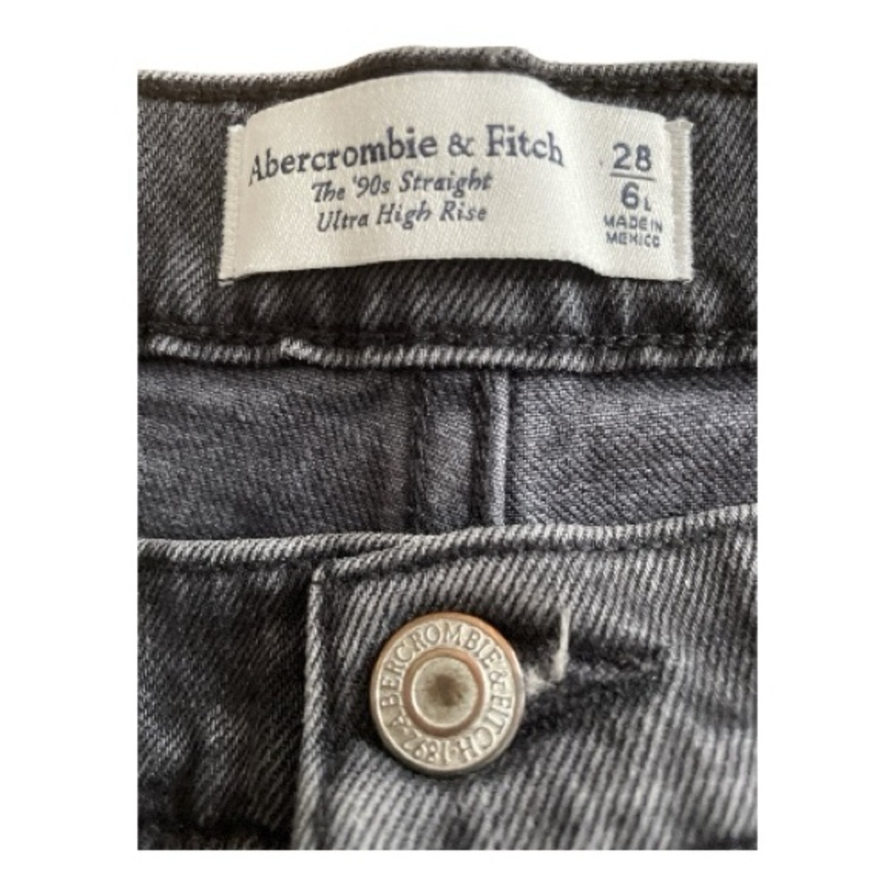 Abercrombie & Fitch Women's The 90’s Straight Ultra High Rise Jeans Size 28L - Picture 3 of 4